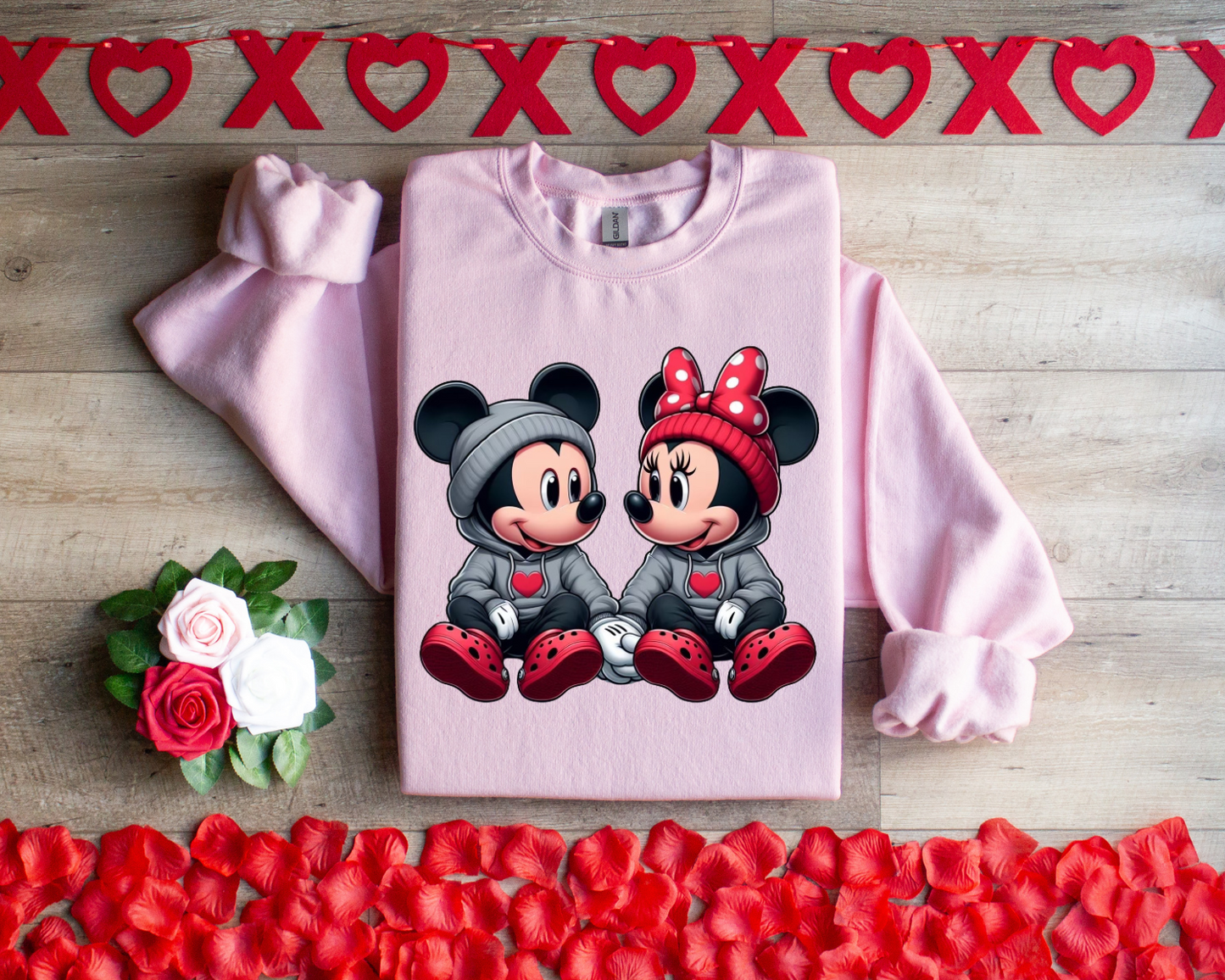 Mickey And Minnie Love